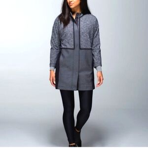 Lululemon Athletica Grey Cocoon Car Coat. Size XS
